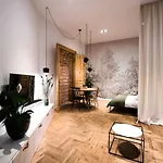 Wawel Castle Across The Street! Ozonated Apartment