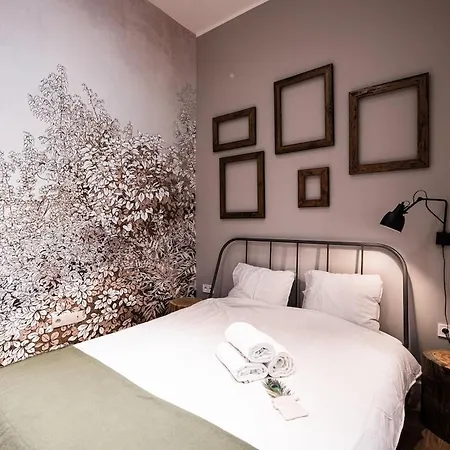 Wawel Castle Across The Street! Ozonated Krakov